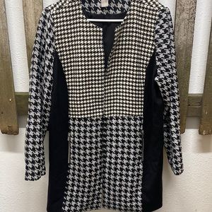 CHICOS VINTAGE MULTI PRINT BLACK OPEN COAT / BLAZER JACKET